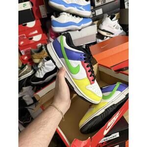 Nike dunk low green strike sz 6.5m/8w